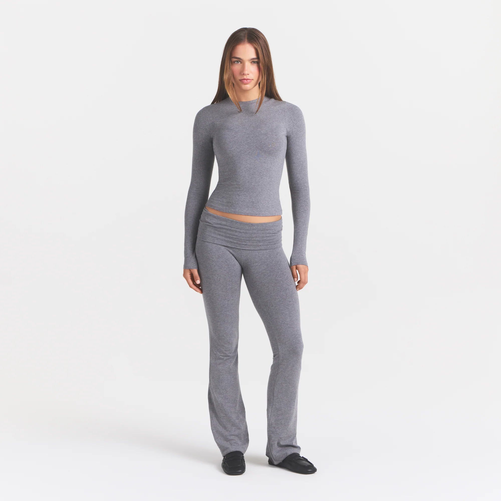 COTTON JERSEY FOLDOVER PANT | DARK HEATHER GREY ON A MODEL FRONT VIEW@ | FOCUS: 0.0, 1.0, 0.9