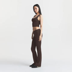 COTTON JERSEY FOLDOVER PANT | ESPRESSO ON A MODEL SIDE VIEW @ | FOCUS: 0.0, 1.0, 0.9
