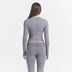 COTTON JERSEY LONG SLEEVE T-SHIRT | DARK HEATHER GREY ON A MODEL BACK VIEW @ | FOCUS: 0.0, 1.0, 0.9