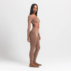 WOOL RIB HIGH-WAISTED LEGGING | SIENNA ON A MODEL FRONT VIEW S | FOCUS: 0.0, 1.0, 0.9