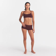 FITS EVERYBODY SCOOP BRALETTE | CURRANT ON A MODEL | FOCUS: 0.0, 1.0, 0.9