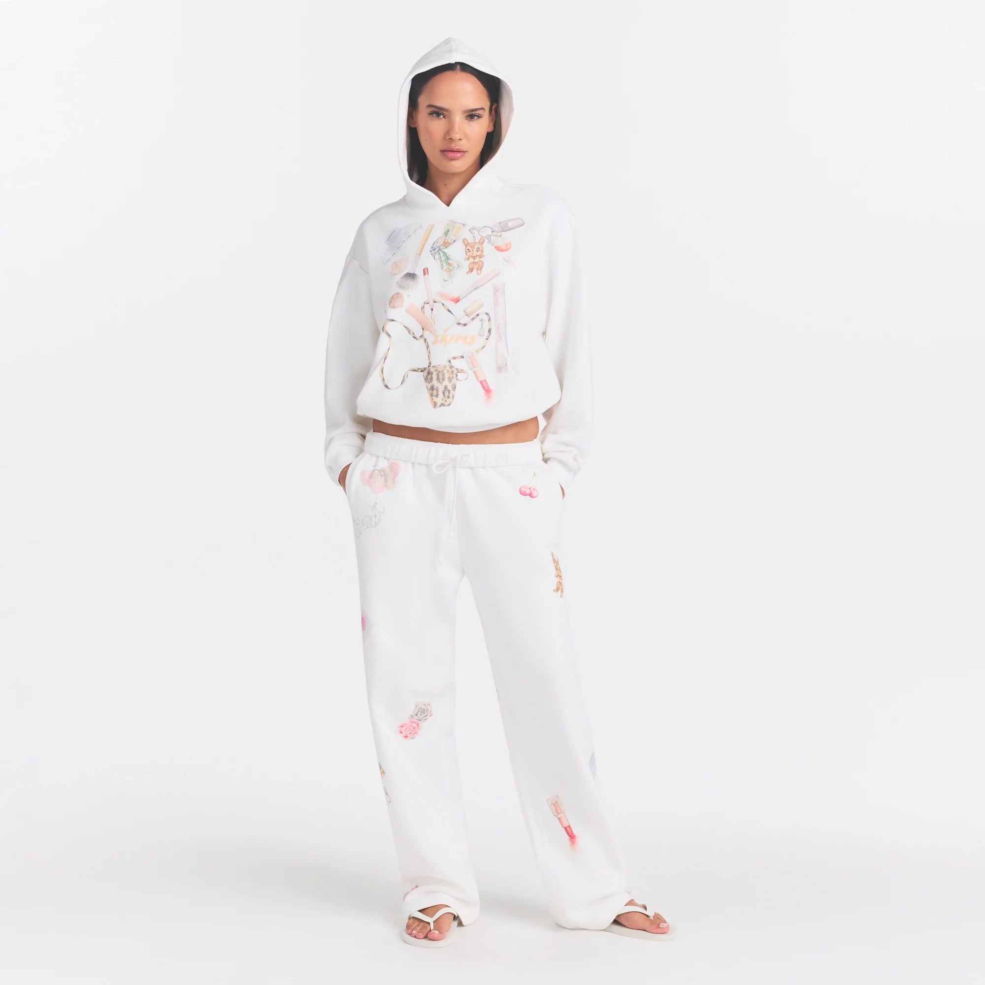 COTTON FLEECE CLASSIC STRAIGHT LEG PANT | SNOW ESSENTIALS ON A MODEL FRONT VIEW @ | FOCUS: 0.0, 1.0, 0.9