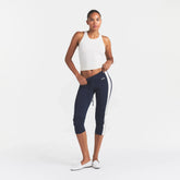 OUTDOOR HIGH-WAISTED LEGGING | NAVY ECRU CONTRAST ON A MODEL | FOCUS: 0.0, 1.0, 0.9