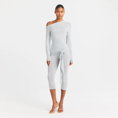 CUPRO JERSEY WRAP CAPRI | PEARL ON A MODEL FRONT VIEW @ | FOCUS: 0.0, 1.0, 0.9