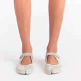 NikeSKIMS FOOTWEAR RIFT MESH | LT BONE/LT BONE-LT OREWOOD BRN ON A MODEL FRONT VIEW @ | FOCUS: 0.0, 1.0, 0.9