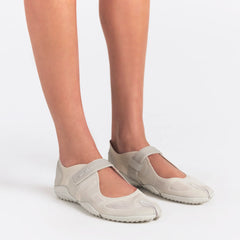 NikeSKIMS FOOTWEAR RIFT MESH | LT BONE/LT BONE-LT OREWOOD BRN ON A MODEL FRONT VIEW @ | FOCUS: 0.0, 1.0, 0.9