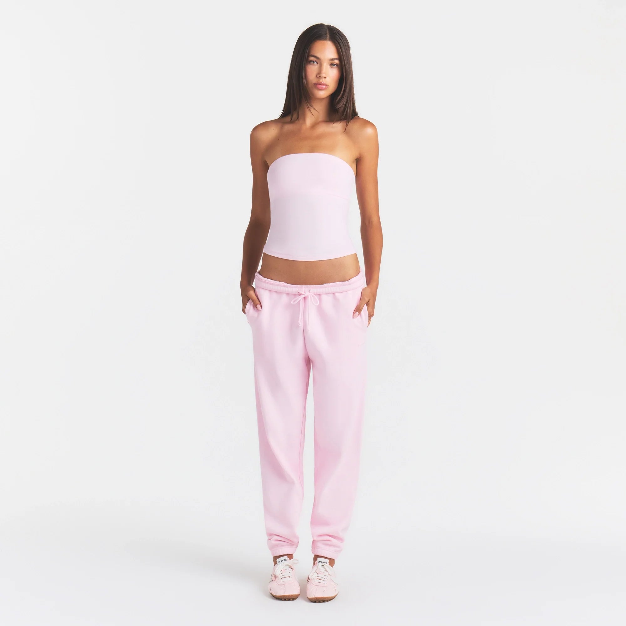 COTTON FLEECE CLASSIC JOGGER | CHERRY BLOSSOM ON A MODEL FRONT VIEW @ | FOCUS: 0.0, 1.0, 0.9