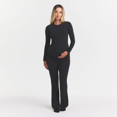 COTTON JERSEY MATERNITY FOLDOVER PANT | SOOT ON A MODEL FRONT VIEW @ | FOCUS: 0.0, 1.0, 0.9