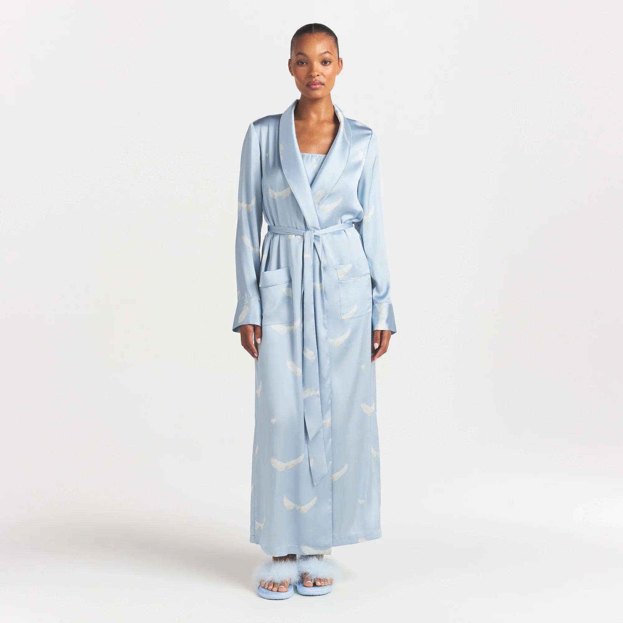 WOVEN SHINE LONG ROBE | AERO WING HEARTS PRINT ON A MODEL FRONT VIEW @ | FOCUS: 0.0, 1.0, 0.9
