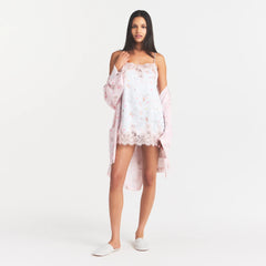 WOVEN SHINE ROBE | BARELY PINK SNACK BAG ON A MODEL FRONT VIEW @ | FOCUS: 0.0, 1.0, 0.9