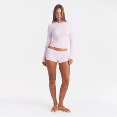 COTTON JERSEY LOOSE SHORT | CHERRY BLOSSOM ON A MODEL FRONT VIEW @ | FOCUS: 0.0, 1.0, 0.9