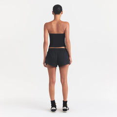 COTTON JERSEY LOOSE SHORT | SOOT ON A MODEL FRONT VIEW @ | FOCUS: 0.0, 1.0, 0.9