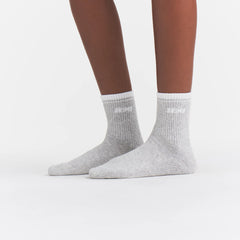 RIBBED QUARTER CREW LOGO SOCK 3-PACK | CHERRY BLOSSOM MULTI ON A MODEL | FOCUS: 0.0, 1.0, 0.9