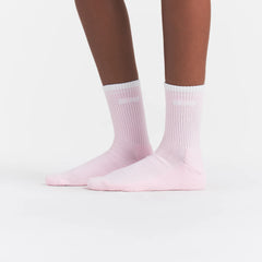 RIBBED QUARTER CREW LOGO SOCK 3-PACK | CHERRY BLOSSOM MULTI ON A MODEL | FOCUS: 0.0, 1.0, 0.9