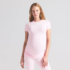 COTTON JERSEY MATERNITY T-SHIRT | CHERRY BLOSSOM ON A MODEL SIDE VIEW @ | FOCUS: 0.0, 1.0, 0.9 | FOCUS: 0.0, 1.0, 0.9