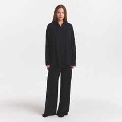 ORGANIC COTTON SLEEP LONG SLEEVE SET | OBSIDIAN ON A MODEL FRONT VIEW @ | FOCUS: 0.0, 1.0, 0.9