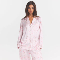 WOVEN SHINE LONG SLEEP SET | BARELY PINK SNACK BAG ON A MODEL SIDE VIEW @ | FOCUS: 0.0, 1.0, 0.9