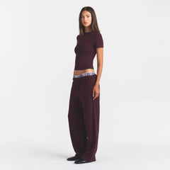 COTTON FLEECE CLASSIC STRAIGHT LEG PANT | CURRANT FLAT ON A WHITE BACKGROUND | FLT@ | FOCUS: 0.0, 1.0, 0.9