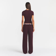 COTTON FLEECE CLASSIC STRAIGHT LEG PANT | CURRANT FLAT ON A WHITE BACKGROUND | FLT@ | FOCUS: 0.0, 1.0, 0.9
