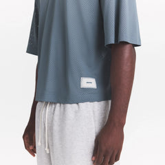 MESH APPAREL MENS CROPPED JERSEY | ZIRCON ON A MODEL SIDE VIEW @ | FOCUS: 0.0, 1.0, 0.9