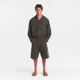 WOVEN MENS RELAXED SHIRT | JUNGLE ON A MODEL FRONT VIEW @ | FOCUS: 0.0, 1.0, 0.9