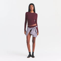 FITS EVERYBODY LONG SLEEVE T-SHIRT | CURRANT ON A MODEL @ | FOCUS: 0.0, 1.0, 0.9