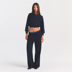 COTTON FLEECE SHRUNKEN CARDIGAN | NAVY ON A MODEL FRONT VIEW @ | FOCUS: 0.0, 1.0, 0.9