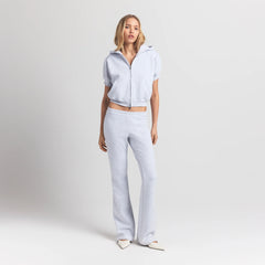 COTTON FLEECE BUBBLE SLEEVE CROPPED ZIP UP | LIGHT HEATHER GREY ON A MODEL FRONT VIEW S | FOCUS: 0.0, 1.0, 0.9
