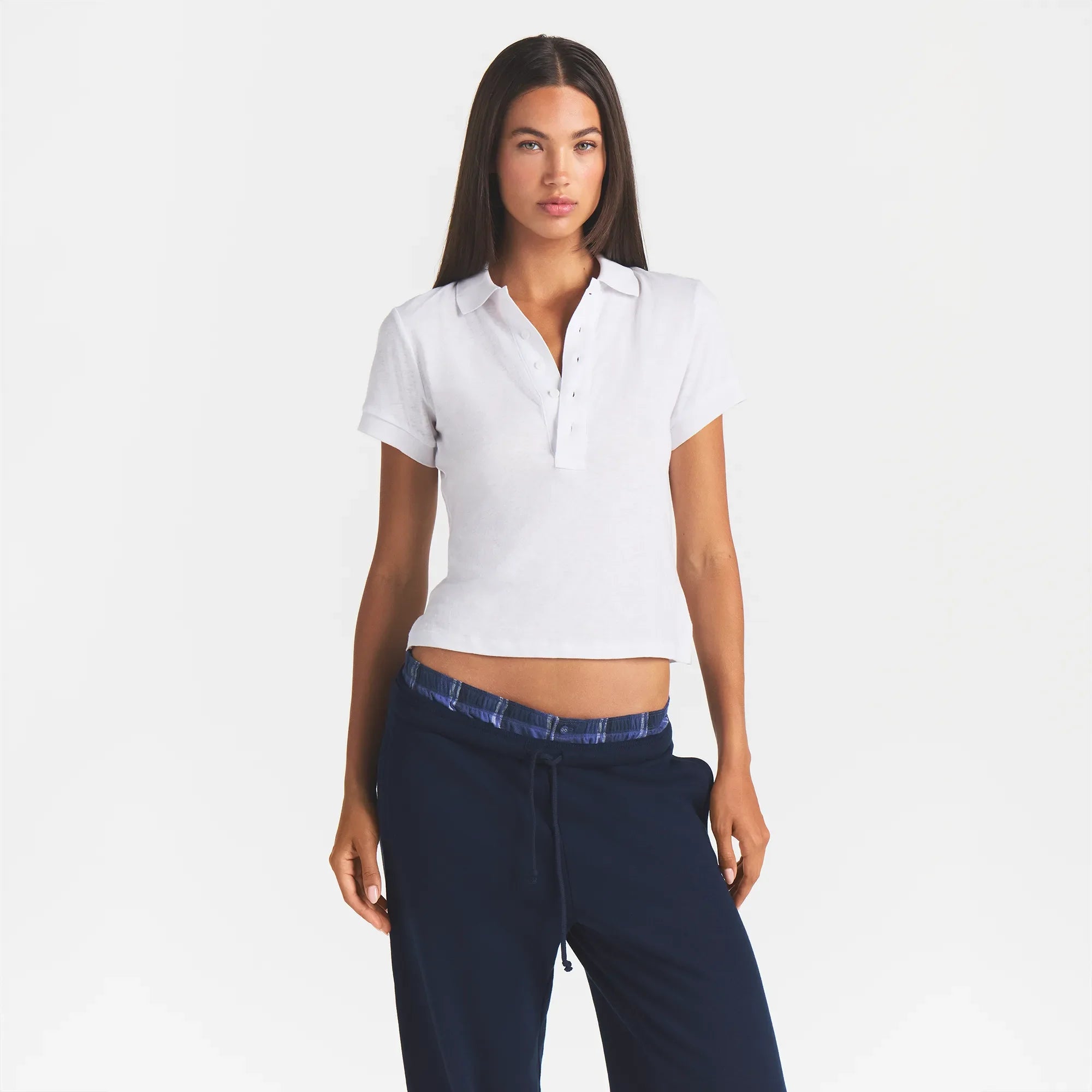 WORN IN JERSEY POLO | SNOW ON A MODEL FRONT VIEW @ | FOCUS: 0.0, 1.0, 0.9