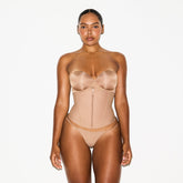 SKIMS BODY CORE SCULPT WAIST CINCHER | SIENNA ON A MODEL SIDE VIEW @