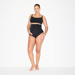 FITS EVERYBODY MATERNITY HIGH-WAISTED BRIEF 5-PACK | ONYX ON A MODEL FRONT VIEW @ | FOCUS: 0.0, 1.0, 0.9