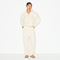 OUTDOOR FLEECE STRAIGHT LEG PANT | ECRU ON A MODEL FRONT VIEW @ | FOCUS: 0.0, 1.0, 0.9