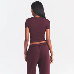 COTTON RIB T-SHIRT | CURRANT ON A MODEL | FLT@ | FOCUS: 0.0, 1.0, 0.9