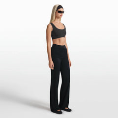 NikeSKIMS RIBBED SEAMLESS SCOOP BRA | OBSIDIAN/ARMOR ON A MODEL FRONT VIEW @ | FOCUS: 0.0, 1.0, 0.9