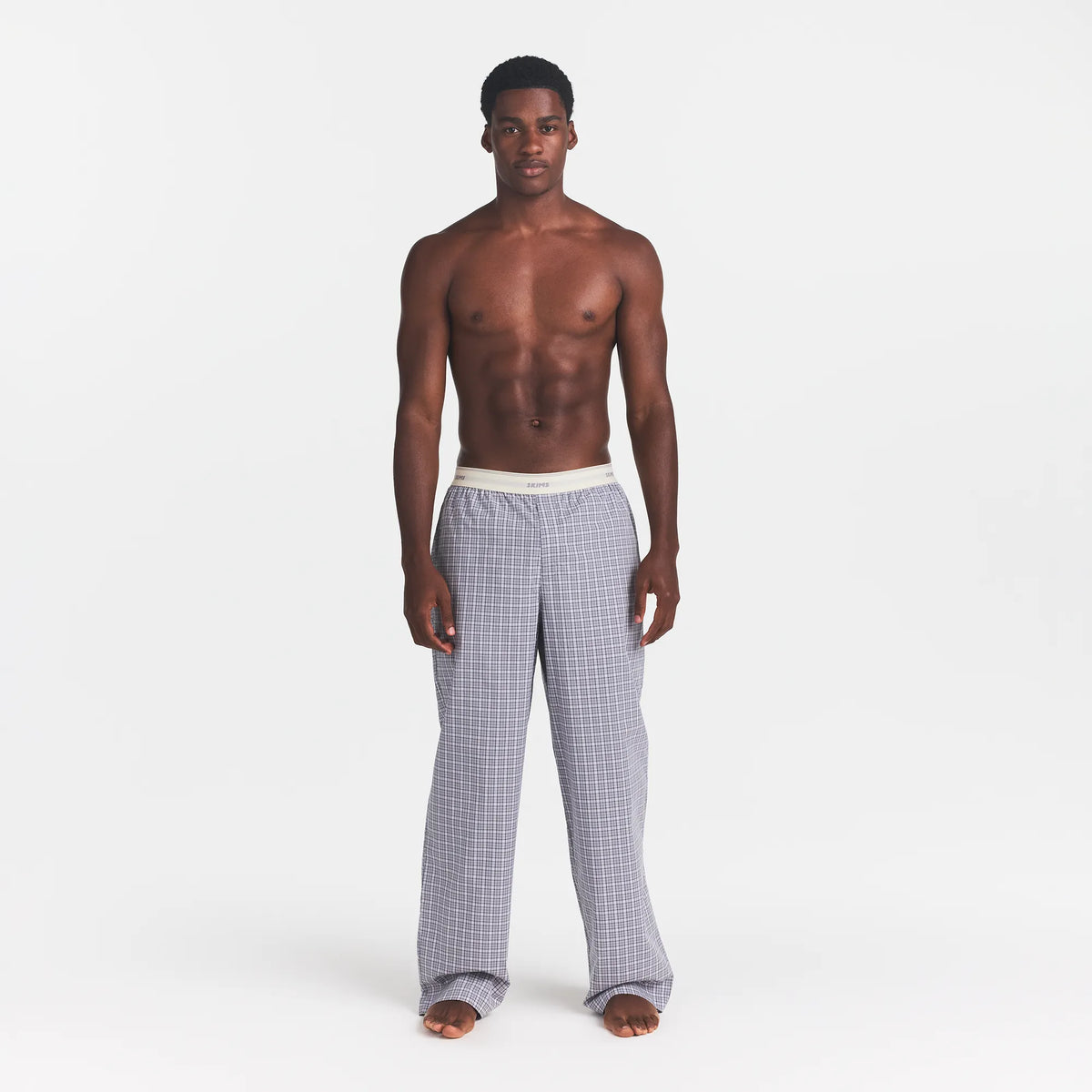 COTTON POPLIN MENS LOGO BAND SLEEP PANT | FULL MOON CHECK ON A MODEL FRONT VIEW @ | FOCUS: 0.0, 1.0, 0.9