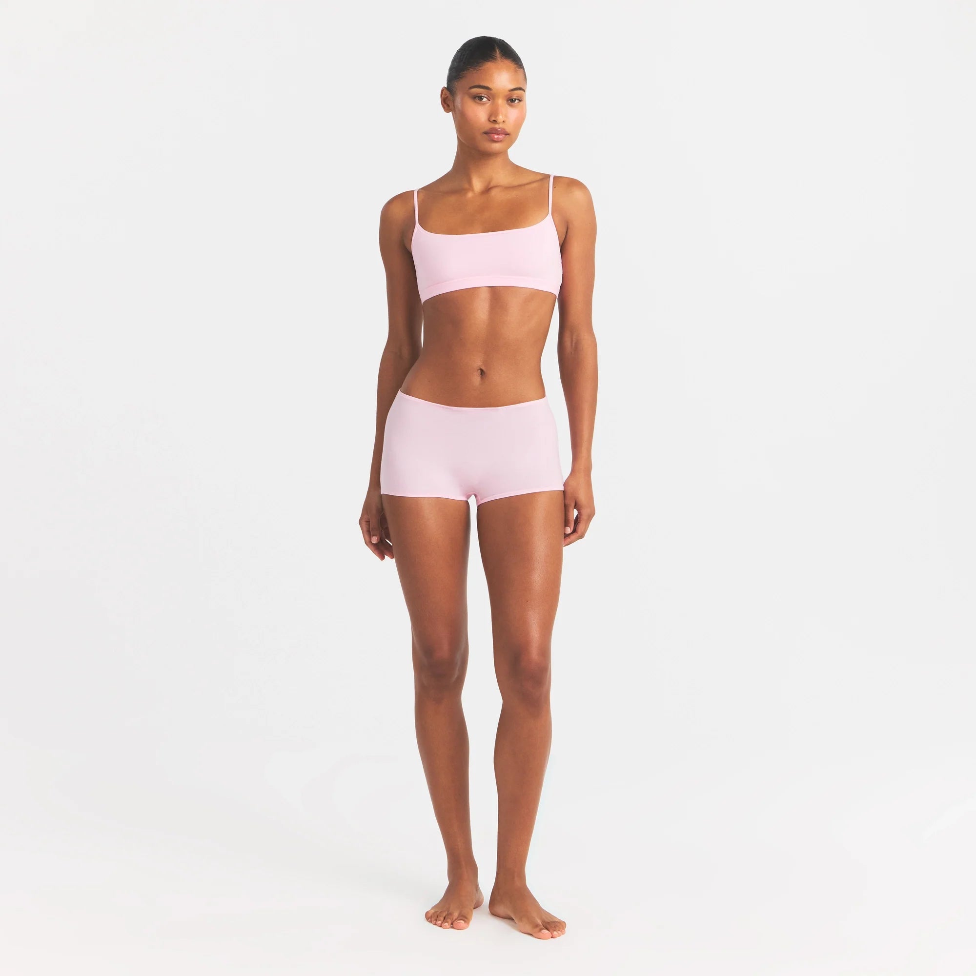 EVERYDAY COTTON SCOOP BRALETTE | PEONY ON A MODEL FRONT VIEW @ | FOCUS: 0.0, 1.0, 0.9