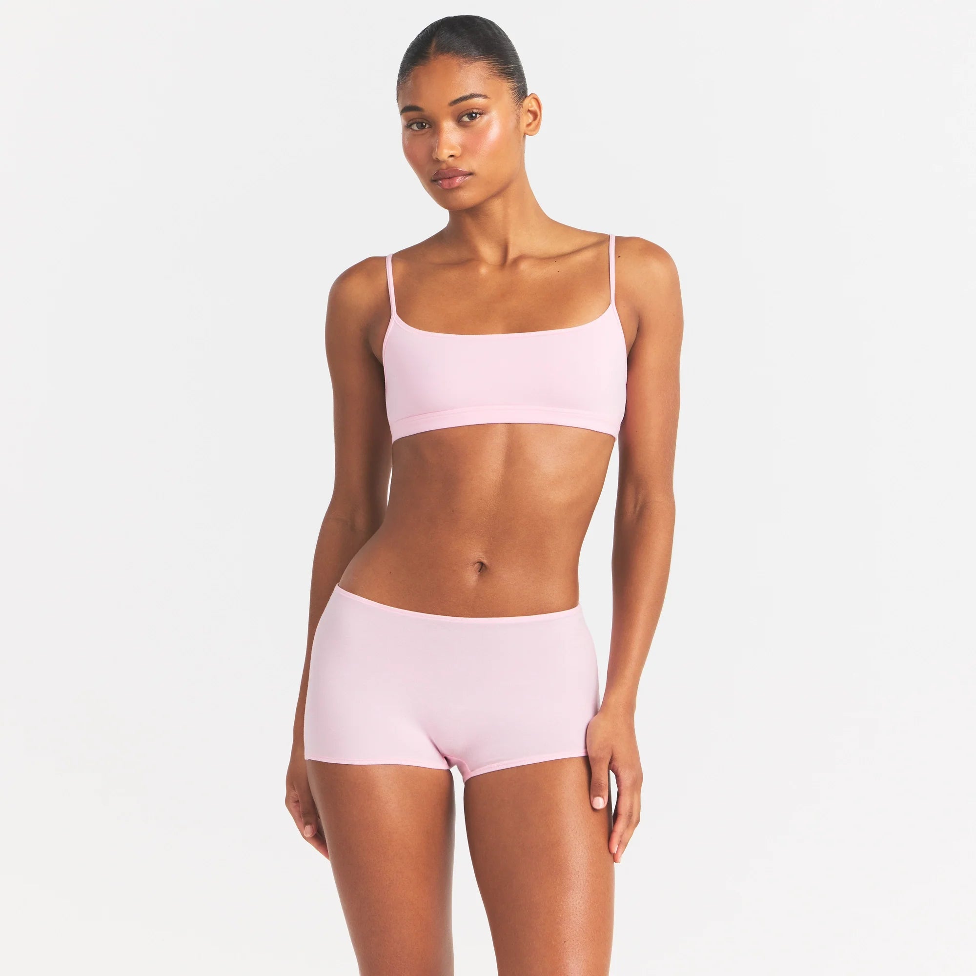 EVERYDAY COTTON SCOOP BRALETTE | PEONY ON A MODEL SIDE VIEW @ | FOCUS: 0.0, 1.0, 0.9