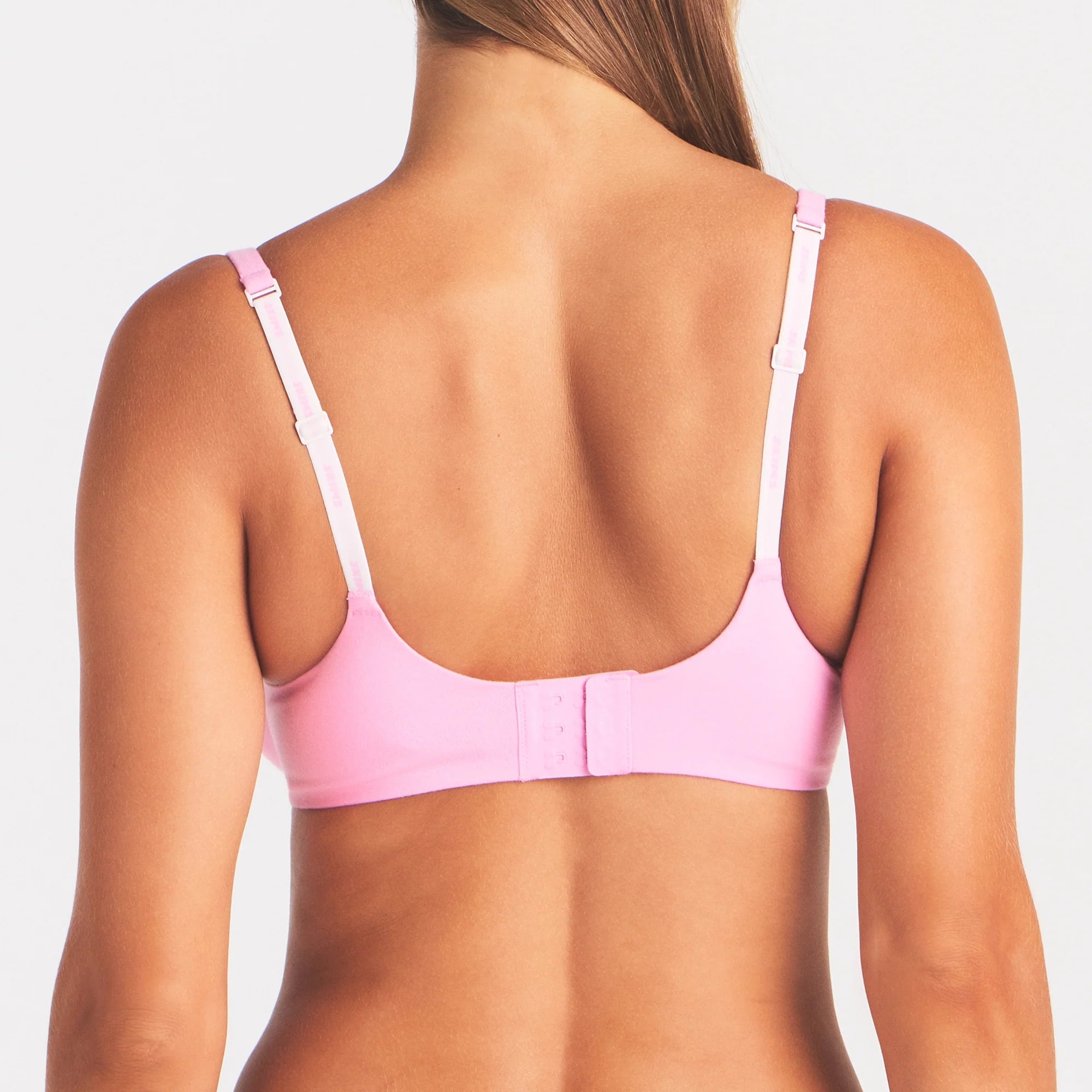 EVERYDAY COTTON ULTIMATE TEARDROP PUSH-UP BRA | BUBBLE GUM HEATHER ON A MODEL BACK VIEW @ | FOCUS: 0.0, 1.0, 0.9