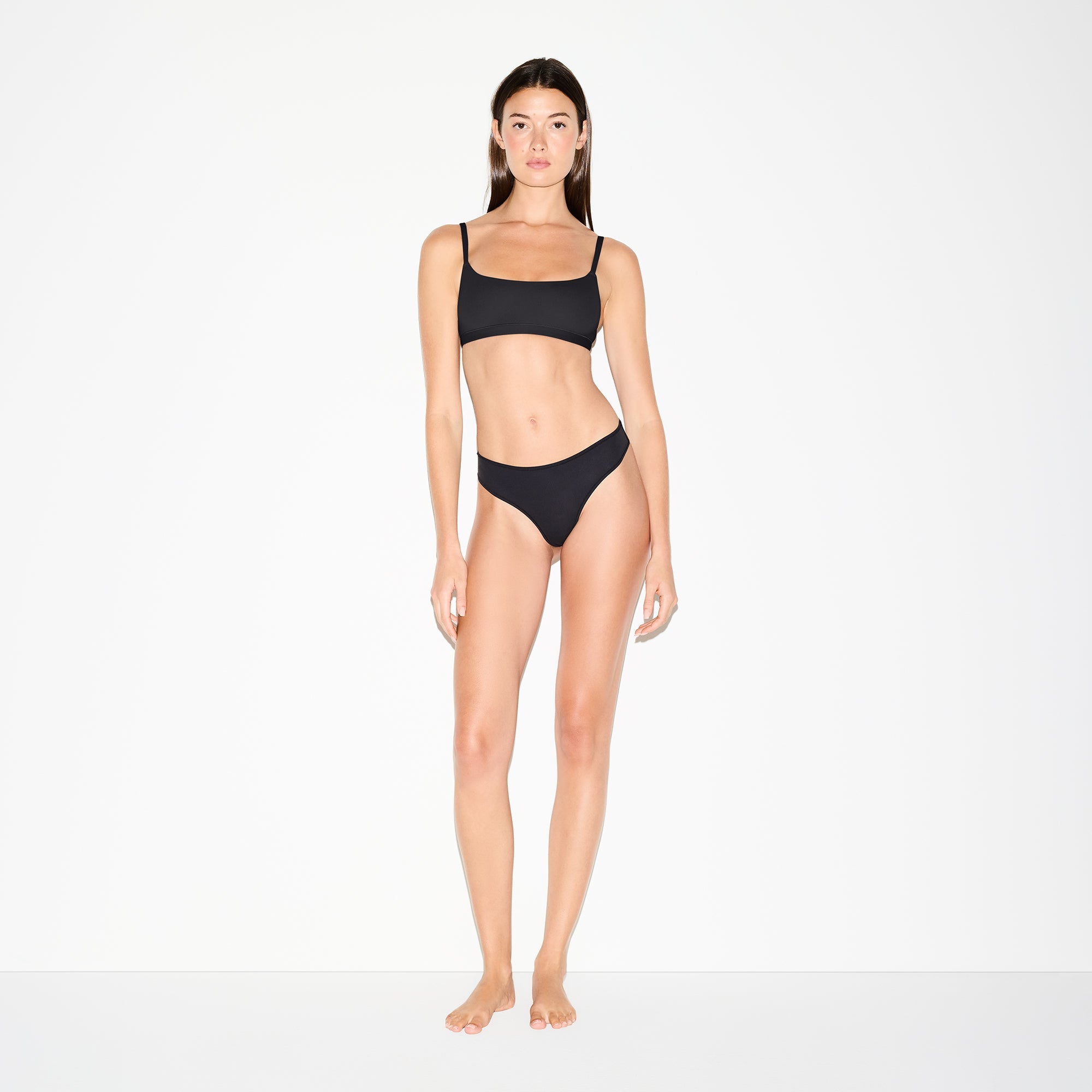 FITS EVERYBODY SCOOP BRALETTE 2-PACK | SIENNA AND ONYX ON A MODEL FRONT VIEW @ | FOCUS: 0.0, 1.0, 0.9