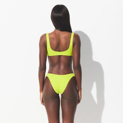 SIGNATURE SWIM PLUNGE BIKINI TOP | SPHENE ON A MODEL SIDE VIEW