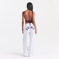COTTON FLEECE CLASSIC STRAIGHT LEG PANT | LHG ARCHED SKIMS PLAID ON A MODEL FRONT VIEW @ | FOCUS: 0.0, 1.0, 0.9