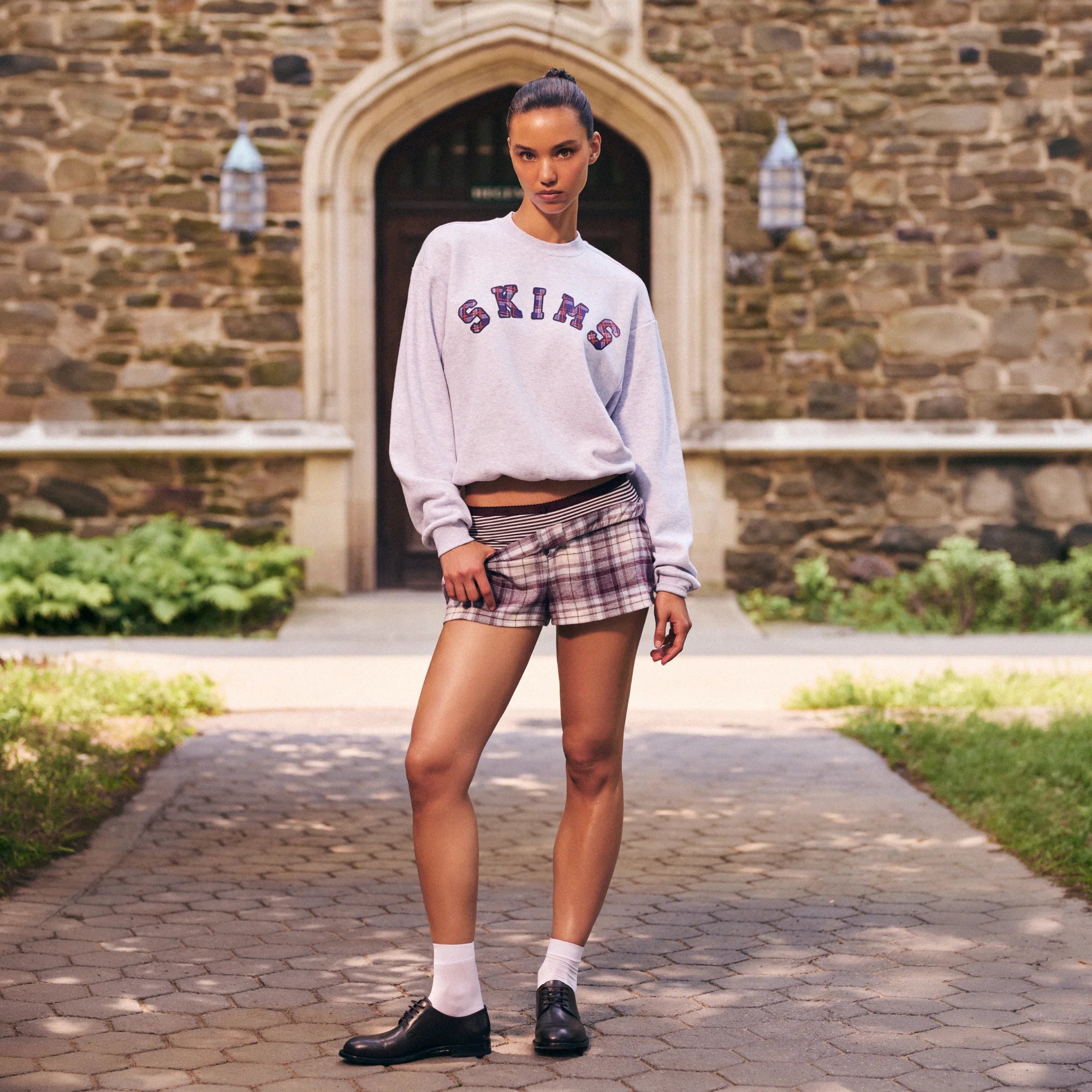 COTTON FLEECE CLASSIC CREWNECK | LHG ARCHED SKIMS PLAID ON A MODEL | FLT@ | FOCUS: 0.0, 1.0, 0.9