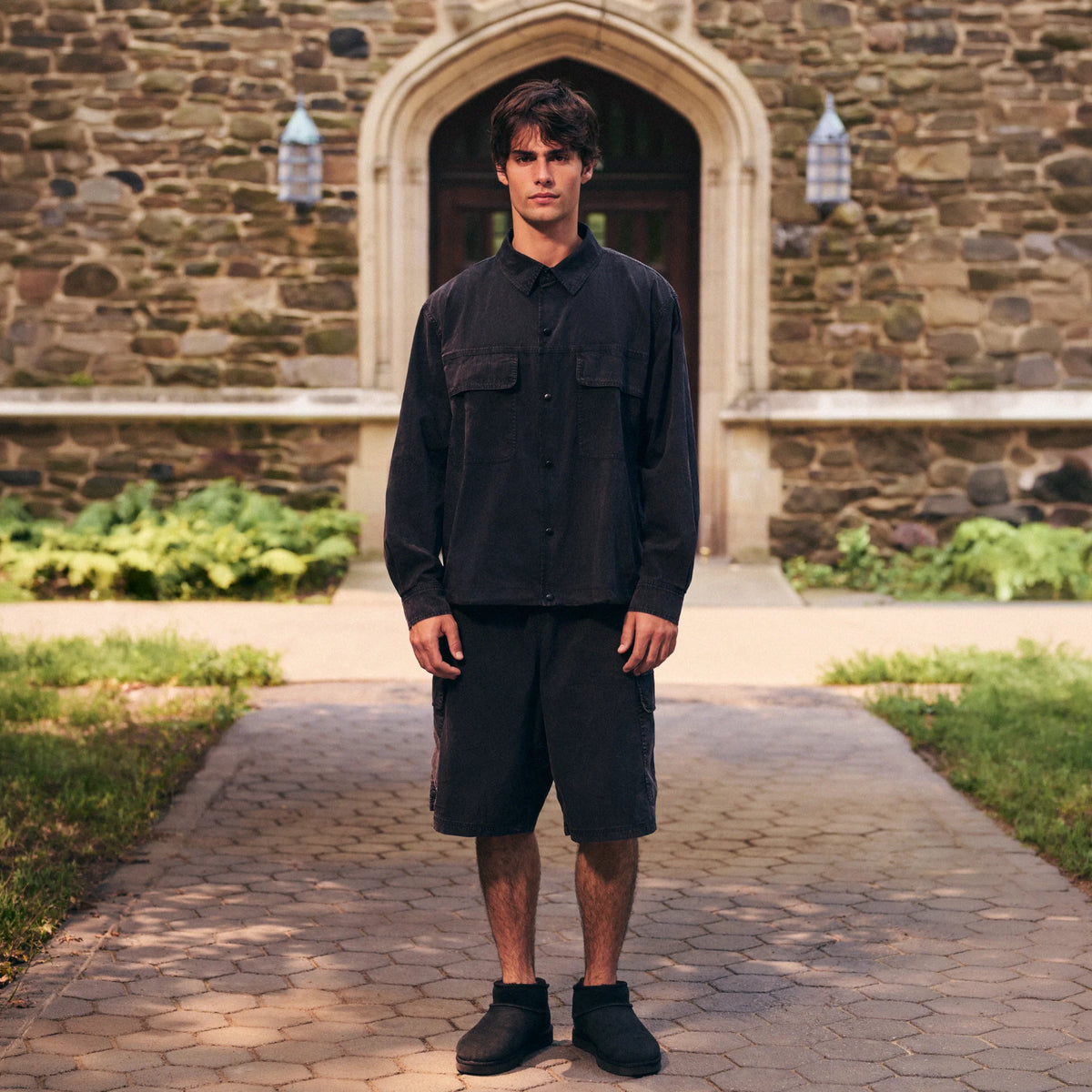 WOVEN MENS RELAXED SHIRT | ONYX ON A MODEL SIDE VIEW @ | FOCUS: 0.0, 1.0, 0.9