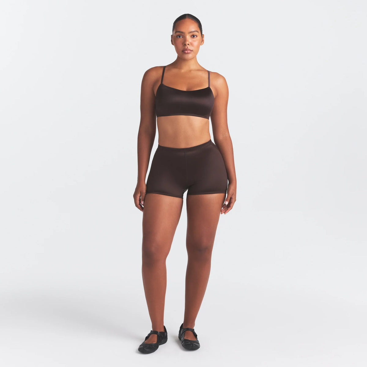 NikeSKIMS SATIN SHINE SCOOP CAMI BRA | PHOENIX ON A MODEL FRONT VIEW @ | FOCUS: 0.0, 1.0, 0.9