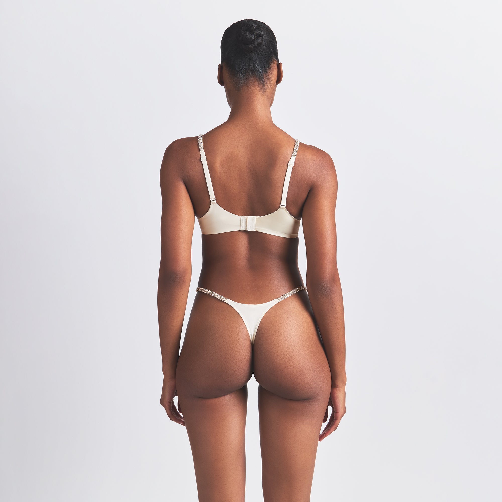 SKIMS ULTIMATE RHINESTONE TEARDROP PUSH-UP BRA | ECRU ON A MODEL BACK VIEW @ | FOCUS: 0.0, 1.0, 0.9