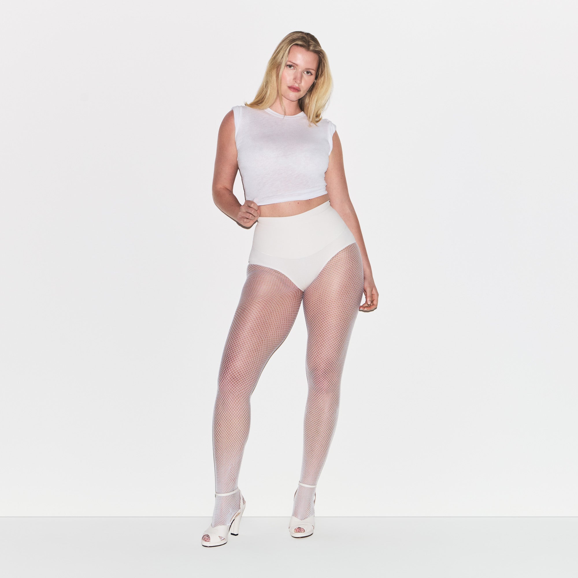 COTTON SHAPEWEAR HIGH-WAISTED BRIEF | MARBLE ON A MODEL FRONT VIEW | FOCUS: 0.0, 1.0, 0.9