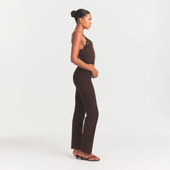 THE ESSENTIAL COLLECTION HIGH-WAISTED PINTUCK STRAIGHT PANT | ESPRESSO ON A MODEL SIDE VIEW @ | FOCUS: 0.0, 1.0, 0.9