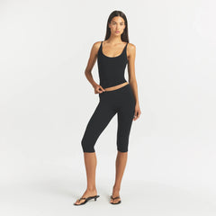 SMOOTH LAYERS SCOOP NECK CAMI | OBSIDIAN ON A MODEL FRONT VIEW @ | FOCUS: 0.0, 1.0, 0.9