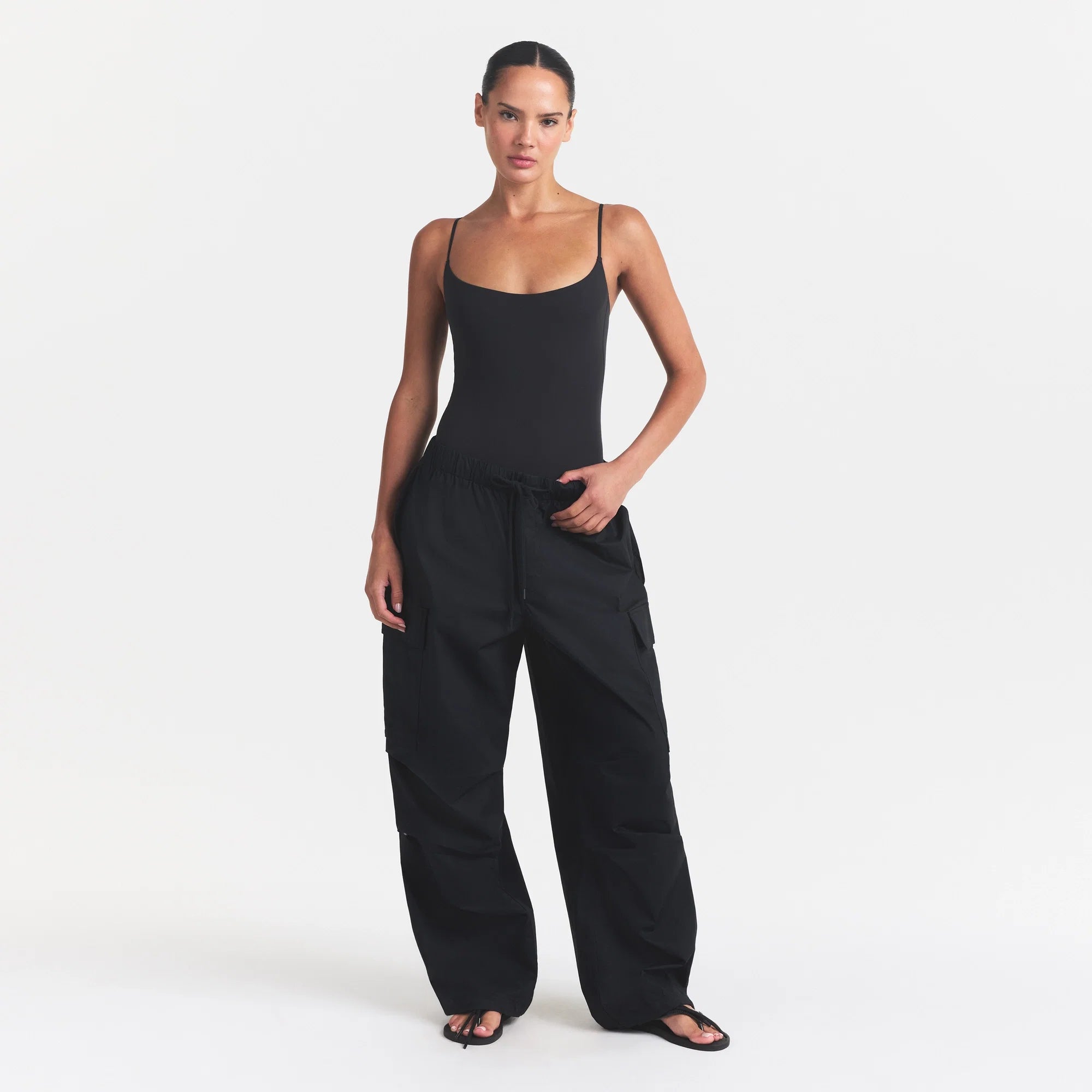 FITS EVERYBODY CAMI BODYSUIT | ONYX ON A MODEL FRONT VIEW @ | FOCUS: 0.0, 1.0, 0.9