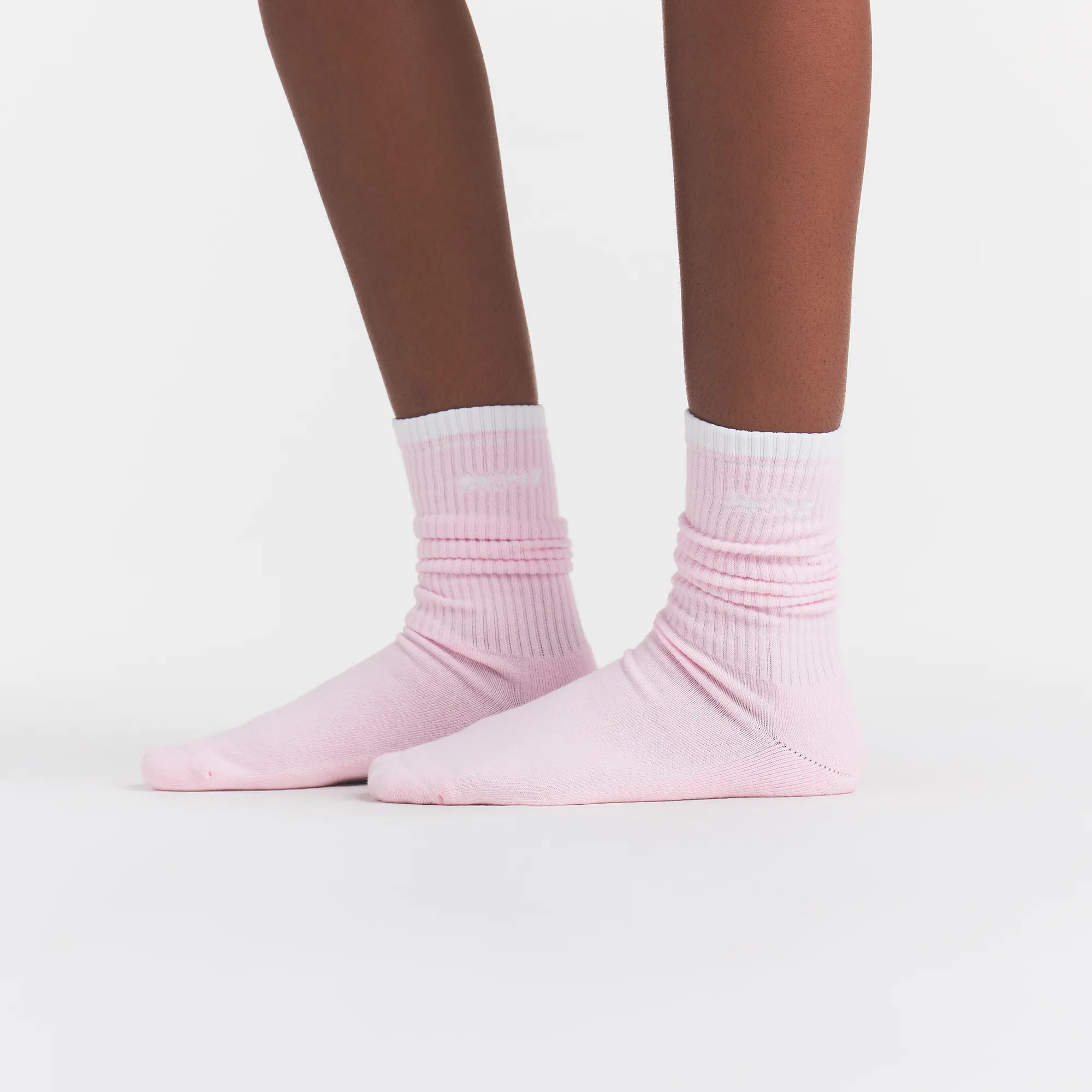 RIBBED CREW LOGO SOCK 3-PACK | CHERRY BLOSSOM MULTI ON A MODEL | FOCUS: 0.0, 1.0, 0.9